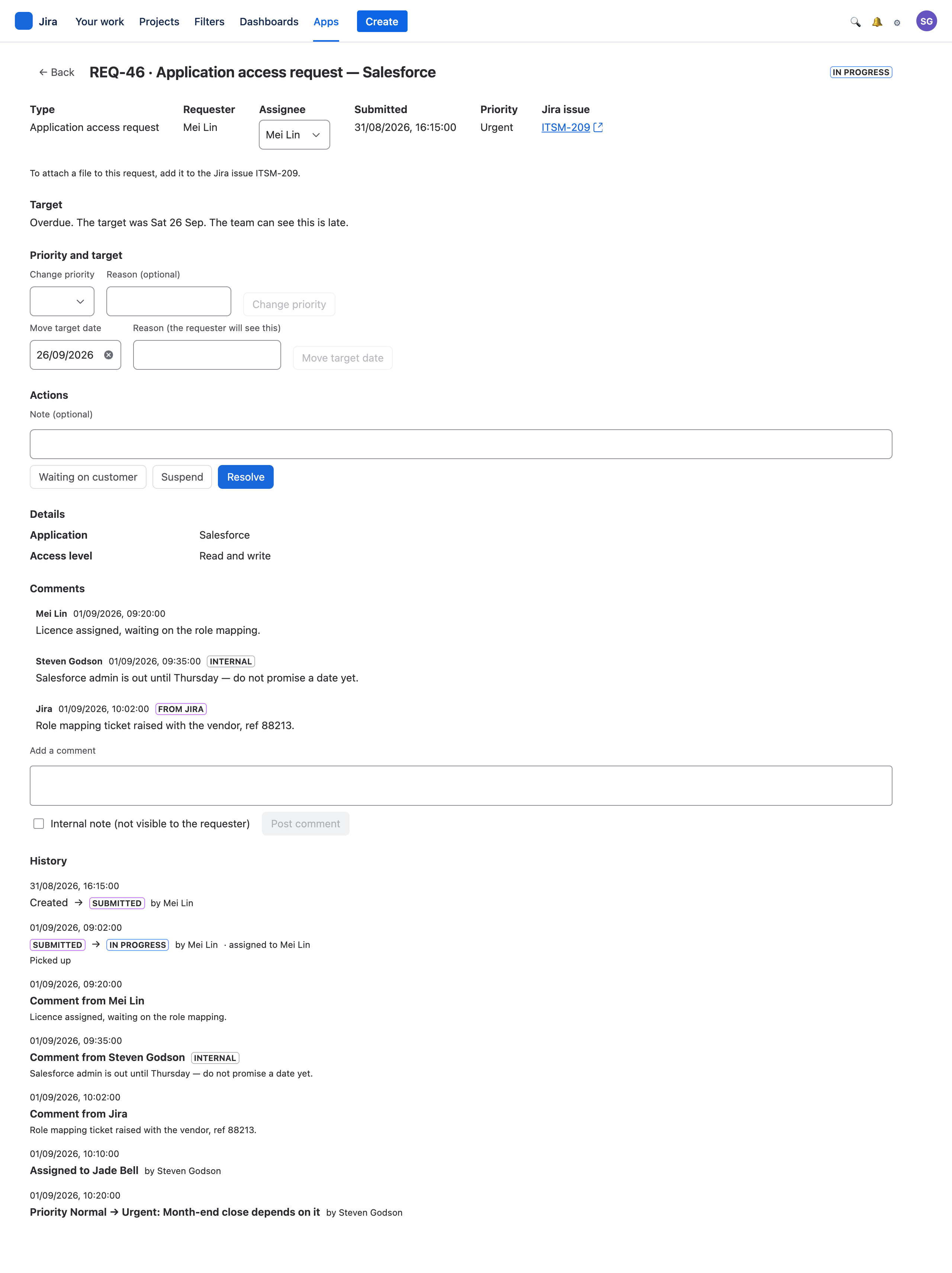An agent working a request, with transition buttons, public comments, an internal note and a comment mirrored from Jira